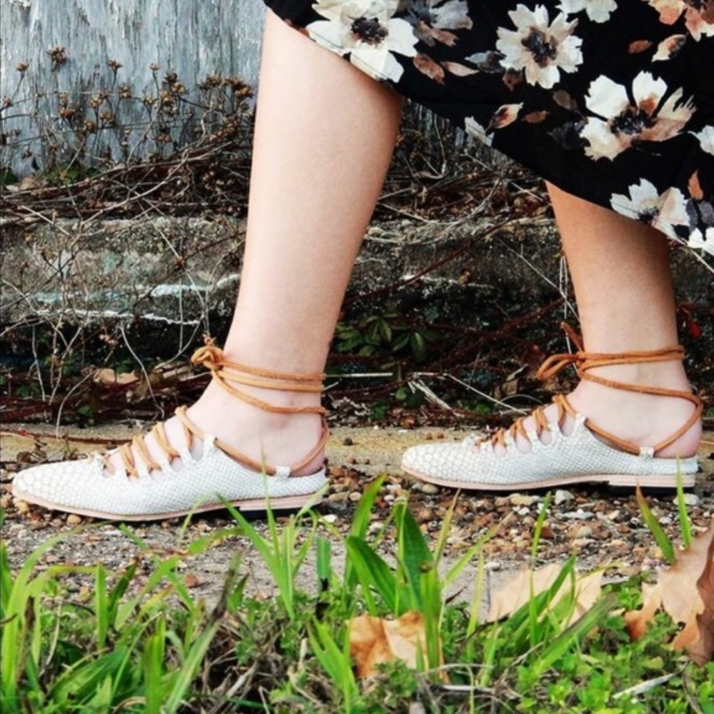Darling Freebird Lace-Up Flats - Picture 2 of 3